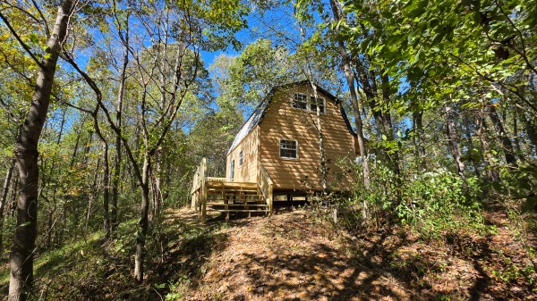 Lil’ Slice of Heaven Cabin property photo
