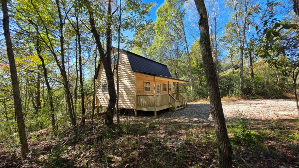 Lil’ Slice of Heaven Cabin property photo