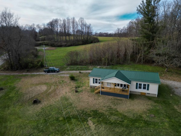 33747 Wolf Hill Rd, McArthur, OH 45651 property photo