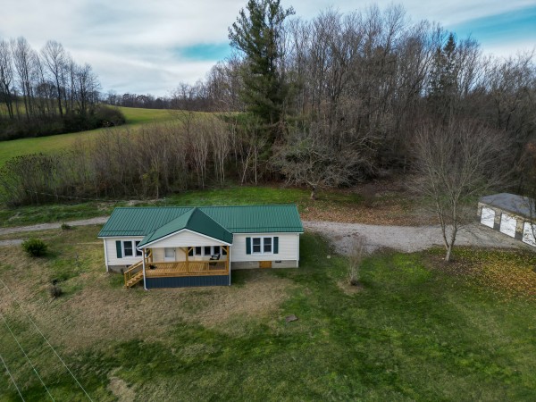 33747 Wolf Hill Rd, McArthur, OH 45651 property photo